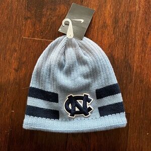 NWT. Kids Nike North Carolina Beanie Size 8-20
